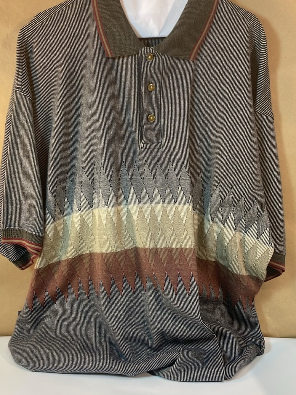 Men's VShort-Sleeve Polo Shirt in Gray with Brown and Cream Pattern